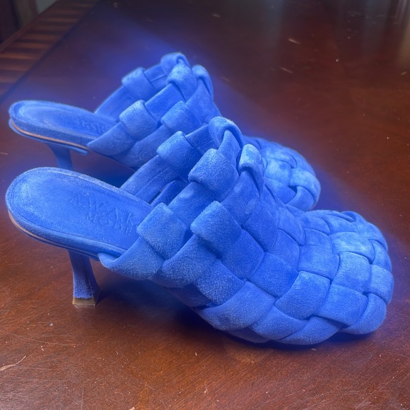 A.W.A.K.E MODE
6.5
Color: Cornflower - Picture 2 of 3